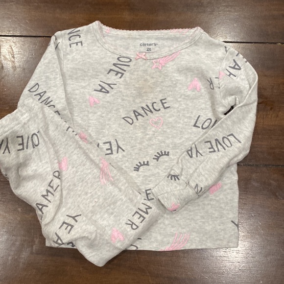 2T Carters PJs, set of two - Picture 2 of 2